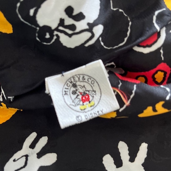 Disney’s Mickey & Co. Scarf - Picture 3 of 5